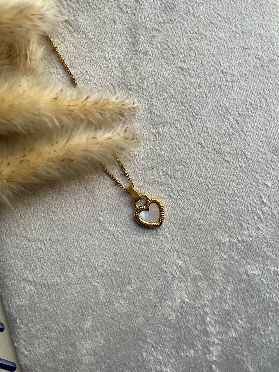 Double Sided Vintage Heart Necklace - Sola Accessories