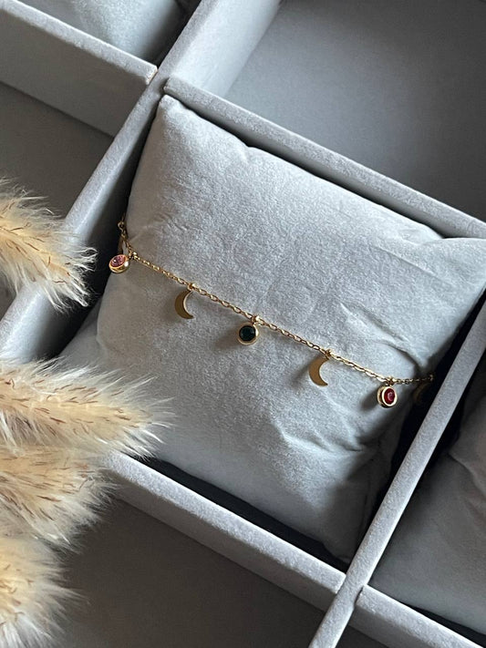 Dainty Moon Charm Bracelet - Sola Accessories