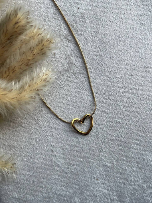 Hollow Heart Necklace - Sola Accessories