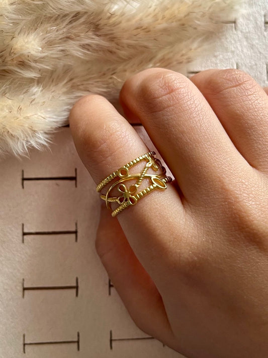 Aesthetic Flower Ring - Sola Accessories