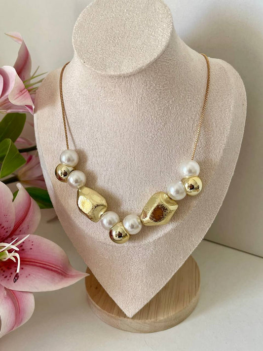 Pearl & Gold Aura Necklace