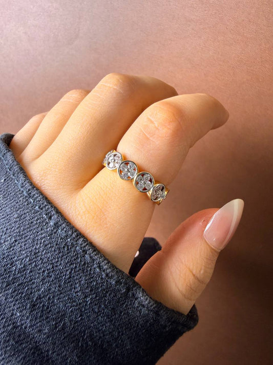 Van Cleef Ring - Sola Accessories