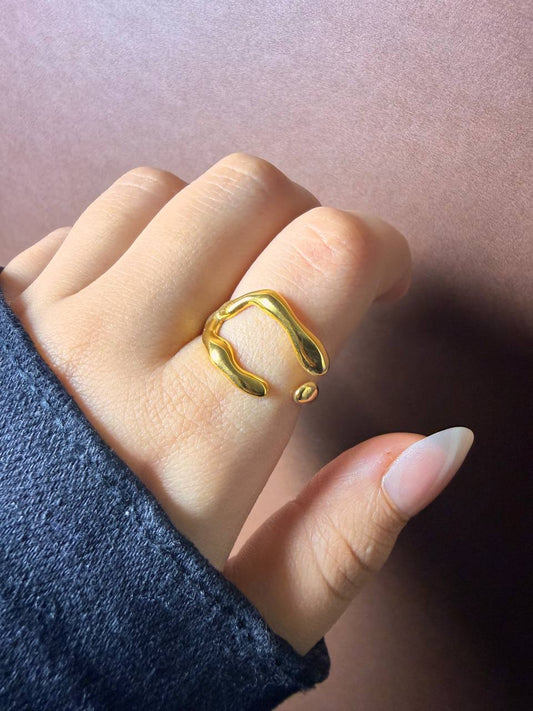Golden Flow Ring - Sola Accessories